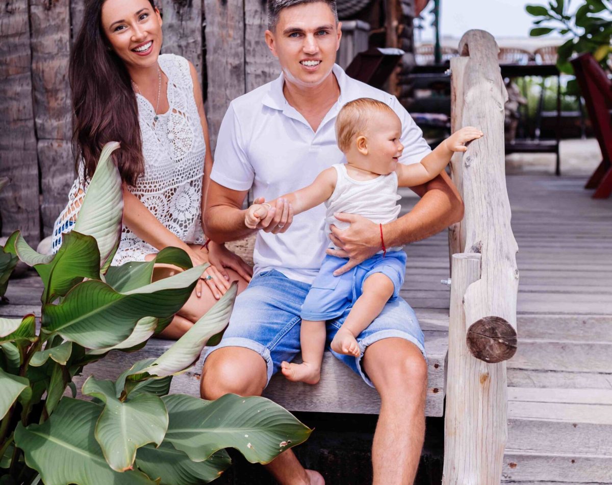 happy-family-vacation-with-little-baby-boy (1)